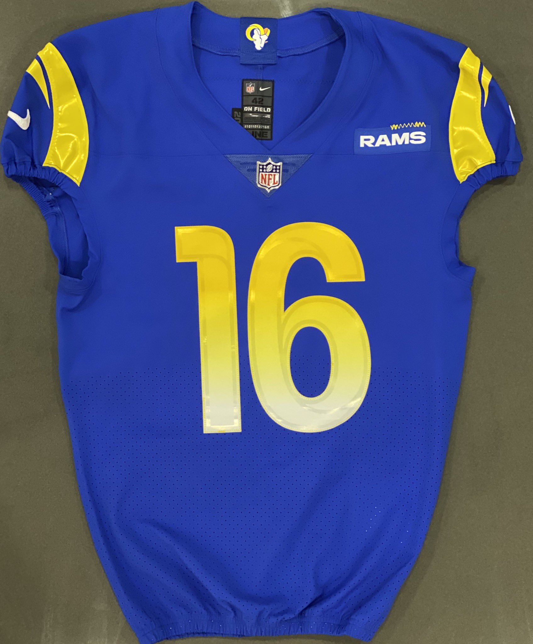 rams on field jersey
