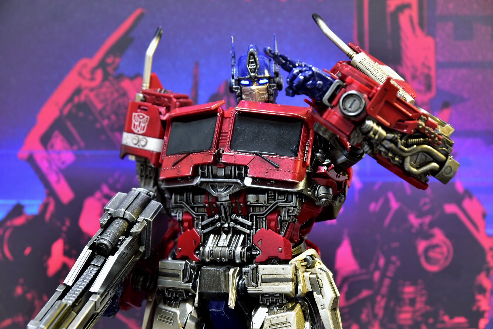 Twitter 上的 黑貍 オプティマス プライム開封 トランスフォーマーのバージョンもカッコいいけど 今はコレが一番好き やっぱり車から変形した感無いとなー Bumblebee Optimus Prime Dlx Scale Threea Bumblebee T Co Fjbczzuz8h Twitter