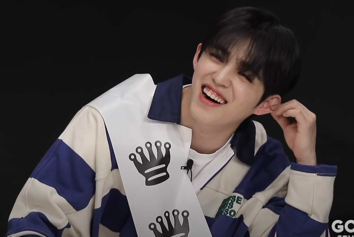 [ D - 13: MEMBERS YOU WANT TO BE FRIENDS WITH ]Seungcheol. I love how he cares for his brothers/friends and i think that he can make me happy without doing anything shshshs  #SEVENTEEN  @pledis_17