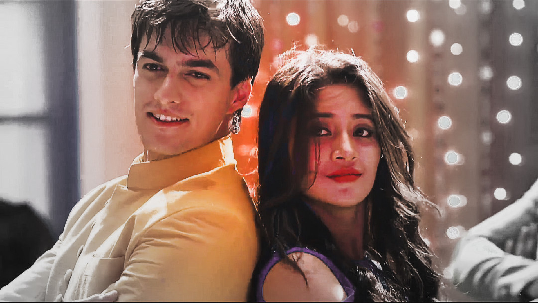 —❝ yeh kya ho raha hai tujhe Kartik ab dile main tar tar ki jagha kuch alag hi aawaz aane lag gayi iss pagal ke liye aisa kyun feel kar raha hai..❞  #Kaira |  #Yrkkh  #4YearsOfKaira |  #KairaTheJourneyOfLove