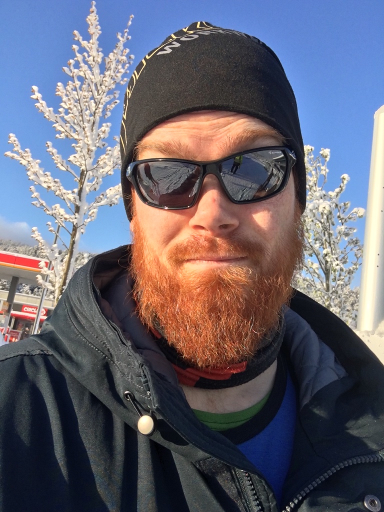 HeavyMetalJesus's tweet photo. Today, on Reasons Why I Hate Norway...
#fuckingsnow https://t.co/fpBPHTonWG