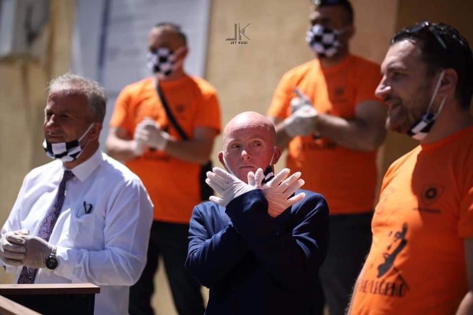 eetnikk's tweet photo. Today, in #Suhareka - #Kosovo, the fan club of the city together with the mayor of the city, made special birthday surprise to a wonderful person.
#KOBA #fanClub 
#DownSyndrome https://t.co/adFlSzhd9f