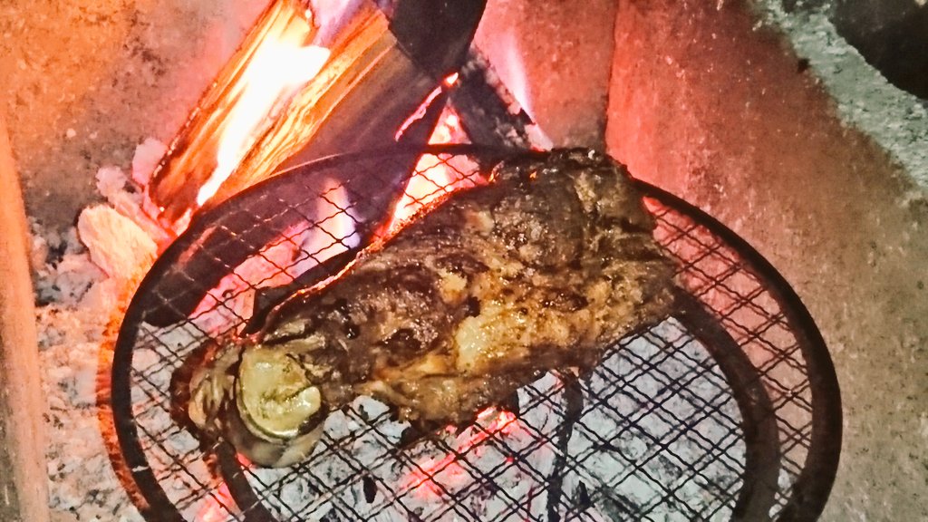 696Tessy's tweet photo. ●自宅で焚き火するメリット

・冷えたビールがすぐ飲める
・食べたい物がすぐ食べられ(作れ)る
・万が一の時に消火がすぐに出来る
・wi-fiが取れる
・寝る前に風呂に入れる
・寝たい時にいつでも寝れる
・無料

無料！！！！！！ https://t.co/ugOtSZQjPB