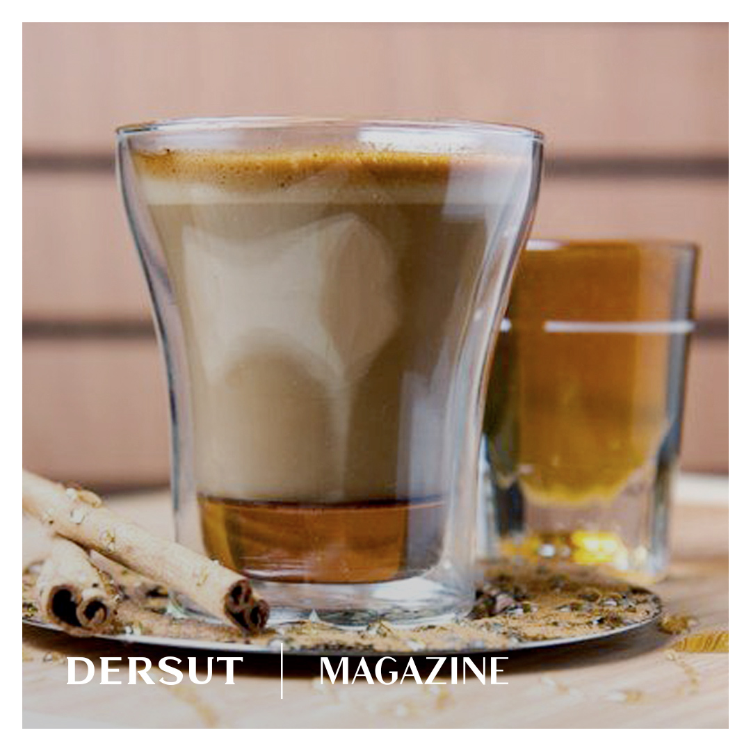 dersutcaffe's tweet photo. 💃 Curioso di sapere come si beve il #caffè in #Spagna ? 

Le varianti di consumo del caffè sono infinite, ma oggi ti presentiamo una dolcissima modalità di gustarlo: il #cafèconmiel ! 🍯 

👉 Scopri nel nostro #blog come prepararlo! ⤵️ 
https://t.co/vIir4FyPq4

#DersutMag https://t.co/WX99m5hevT