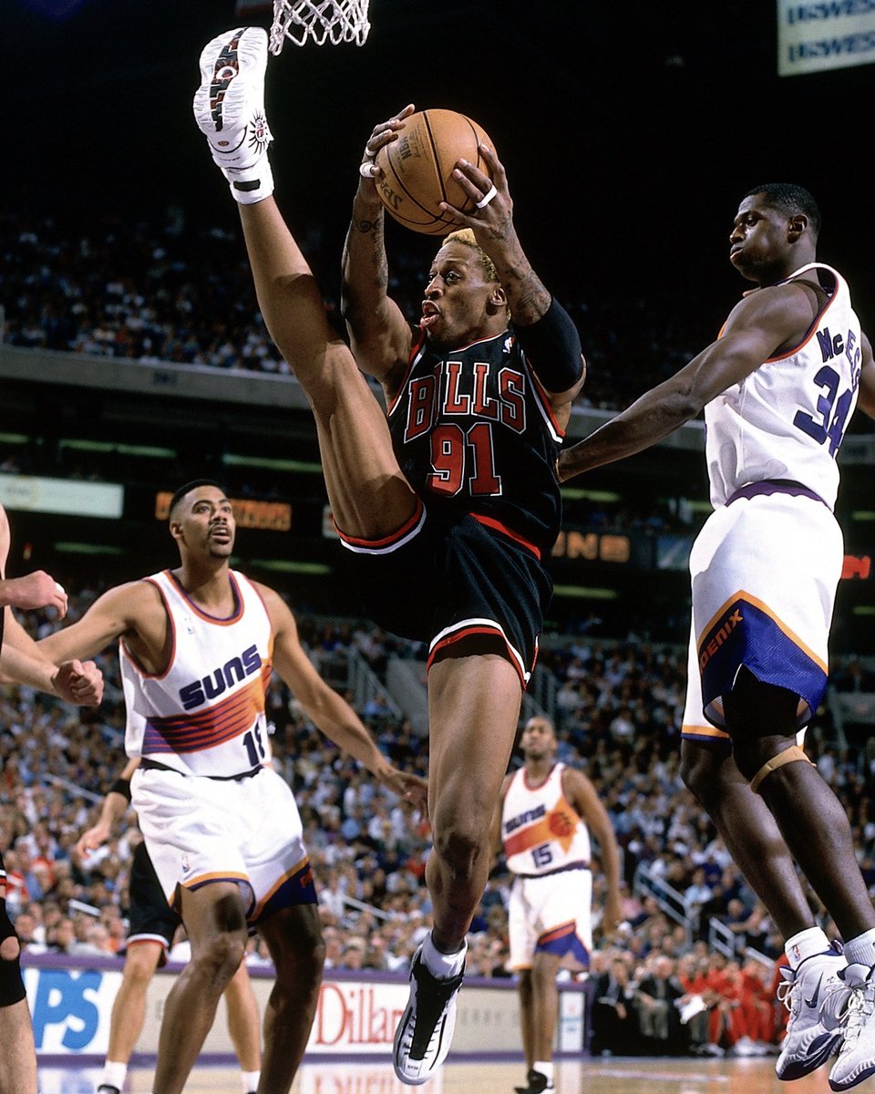chicagobulls's tweet photo. The greatest rebounder of all-time.

Happy Birthday, Dennis Rodman! https://t.co/CxkN6ujr4P