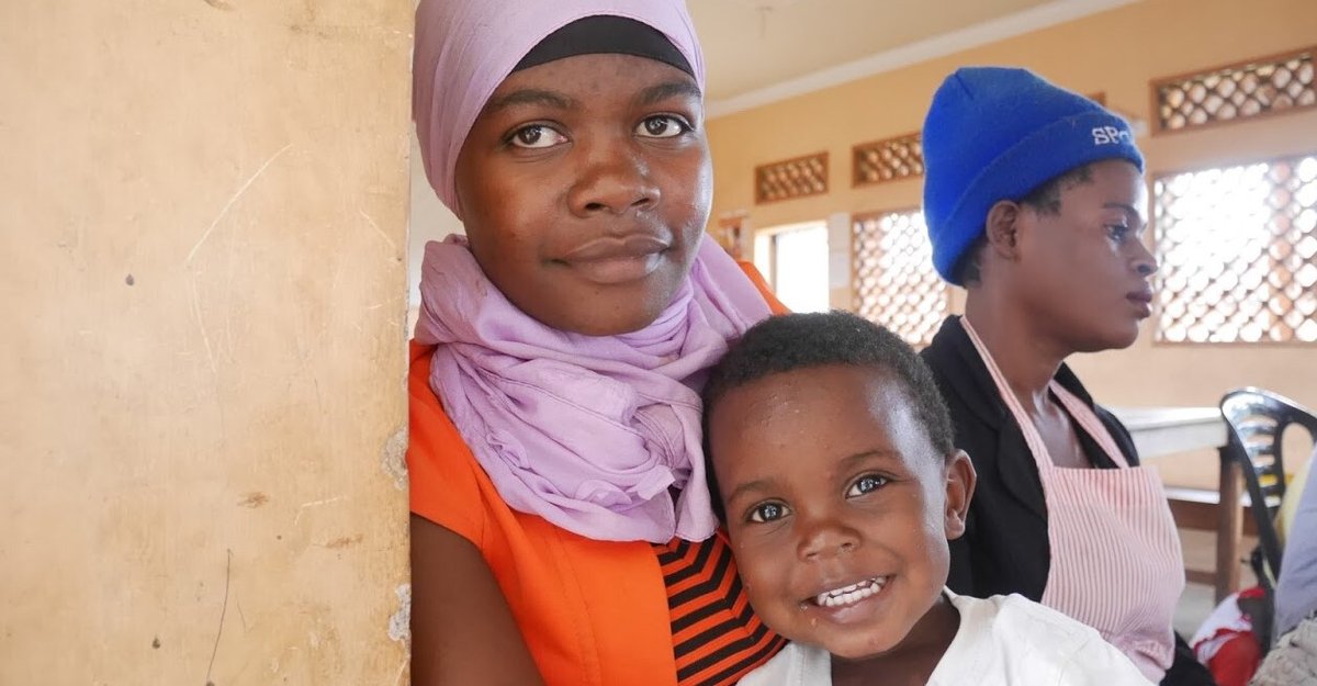 JapanGov's tweet photo. #MeetTheChangemakers: MONDA Ruiko--co-founder of the 1st NGO in Japan for #AIDSOrphans in Africa--and her team, are working to protect the most vulnerable against #COVID19, including food &amp; soap delivery &amp; hygiene education w/ #crowdfunding: https://t.co/KPftITAHcg #GlobalGoals https://t.co/X5jJftd01J