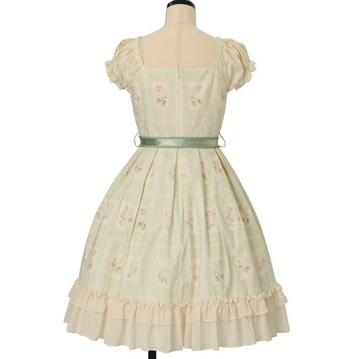 Wunderweltworld's tweet photo. New in stock 👀 Millefleurs 💛 Rose Card OP 💛 https://t.co/SxgEVky8kC #wunderwelt #lolitafashion #classiclolita #millefleurs #floral https://t.co/bUyVl0QHoC
