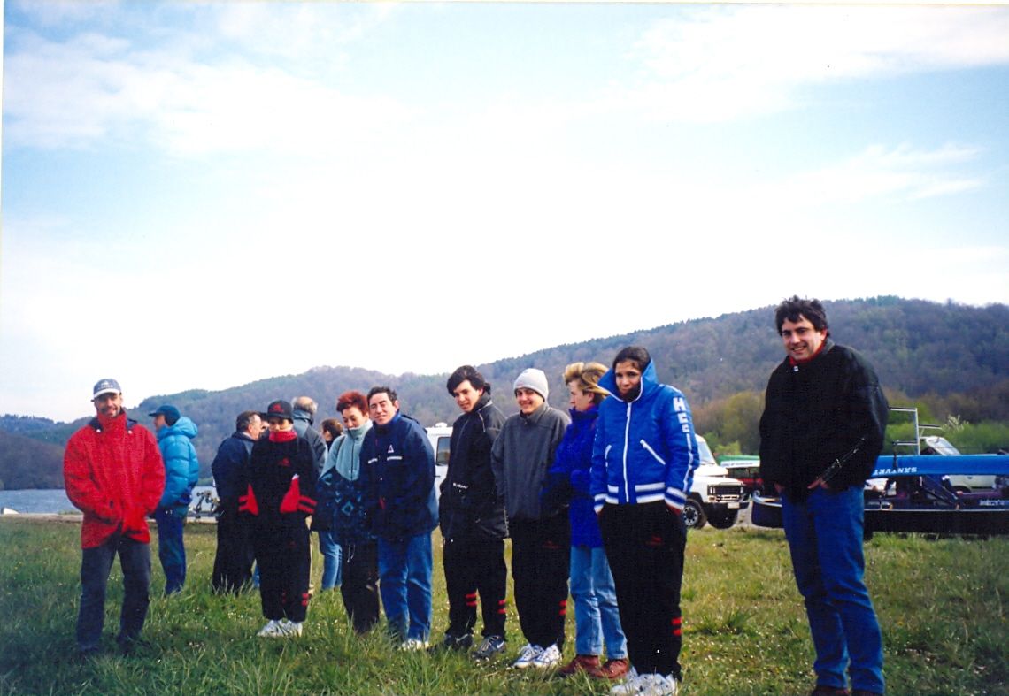 Hibaika's tweet photo. 1998 Mutilak berriz bueltan, neskak batel blokea sendotzen, afizioa eta teknikoak beti lurrean adi, ...
Aupa Hibaika ! Aupa Orereta !
@HerriBizia #jamonesancin #papresa #innovahotel #gurebusa #emkt @XGastroteka #arkaitzataberna #cynereyna #gailur
@errenteriahitza @estropadak https://t.co/D7FQt7QcT6