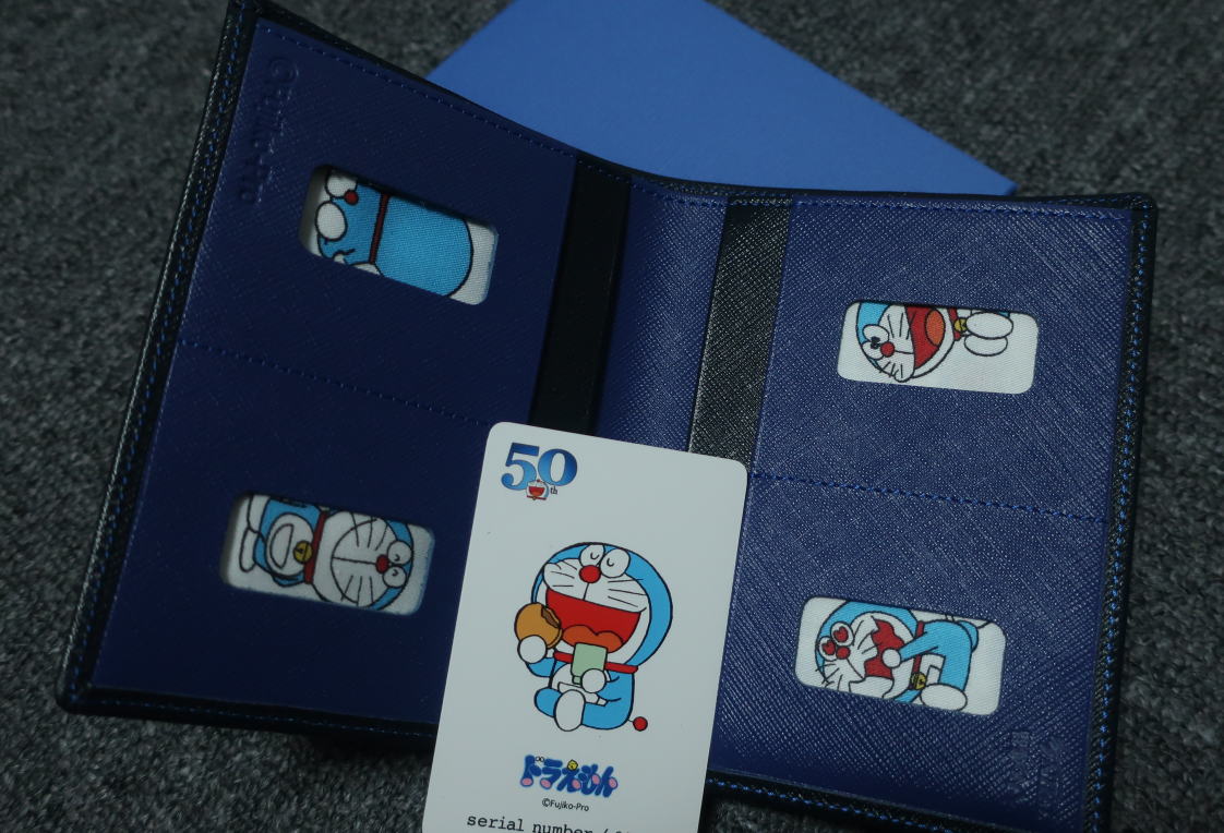 れんと ドラえもんの財布が届いた 落ち着きある紺がいい かさばらず使いやすそう ドラえもん ドラえもん50周年 大人の逸品 スィンリー Thinly カードをたくさん入れてもさらに薄い財布neo れんと ドラえもんの財布が届いた 落ち着きある紺がいい かさばらず使いやすそう ドラえもん ドラえもん50周年 大人の逸品 スィンリー Thinly カードをたくさん入れてもさらに薄い財布neo