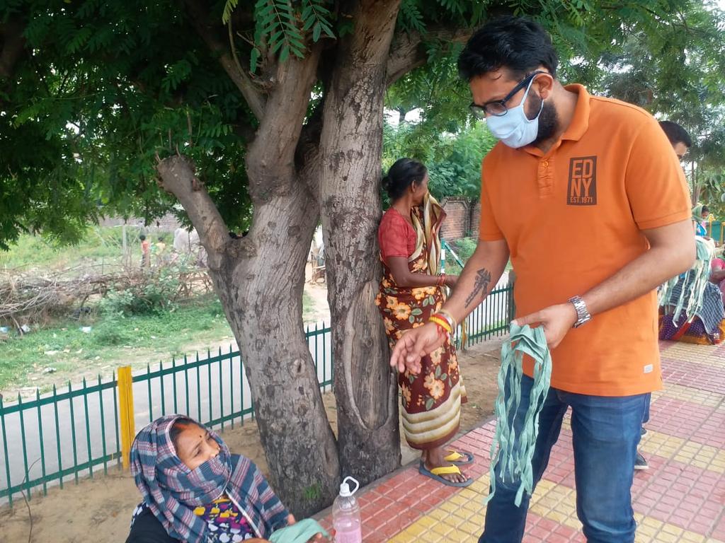 HariomJK's tweet photo. #MaskForAll
Continuous distribution of #Face_Cover and sanitizers have helped people a lot to fight against the virus, We should follow more and more precautions in the upcoming days to avoid the spread of COVID-19.
@narendramodi @Shubhrastha @rohit_chahal @BJYM @BJP4India https://t.co/0uz9t8cN8l