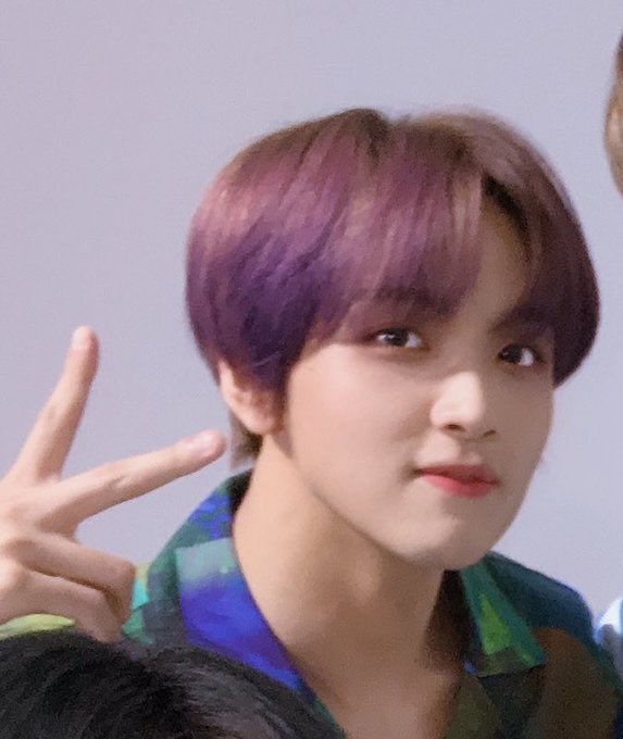 dailyhaechan's tweet photo. and it just hit me that haechan may have got his hair trimmed .. https://t.co/sz8YIpIay0