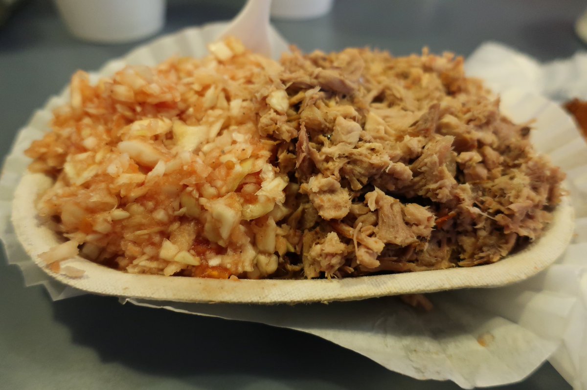 BarbecueBros's tweet photo. Richard’s Bar-B-Q is a #TrueCue approved joint in downtown Salisbury where you can get a solid tray of Lexington-style cue served on coffee filters. Fun fact: Lexington-style barbecue was actually created in Salisbury, not Lexington. https://t.co/ZROLXZcYwI