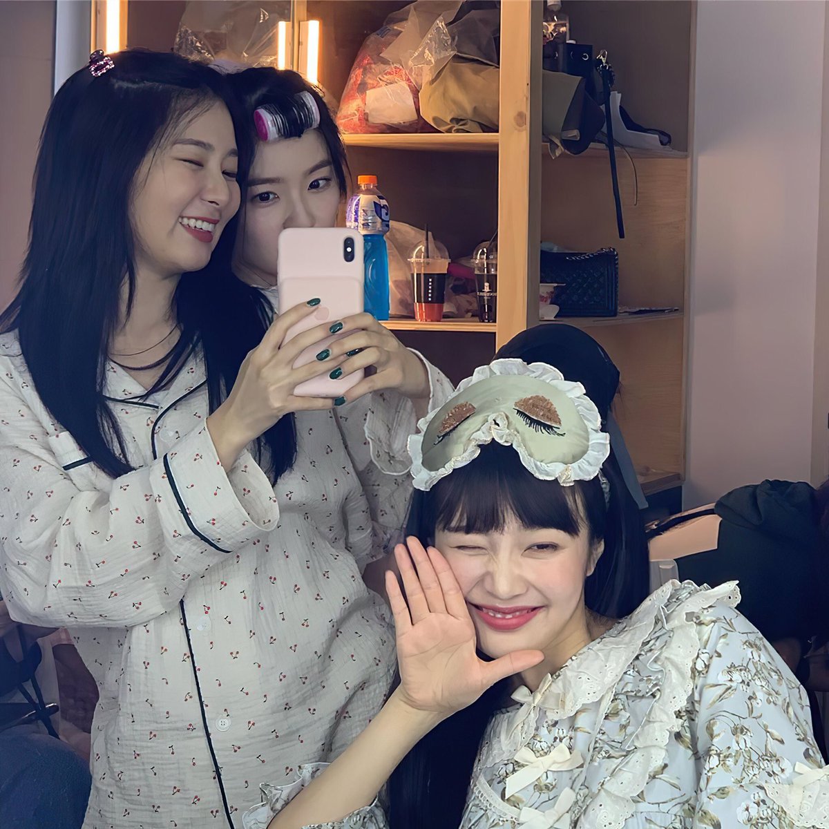 when there is seulrene, there is always joya thread