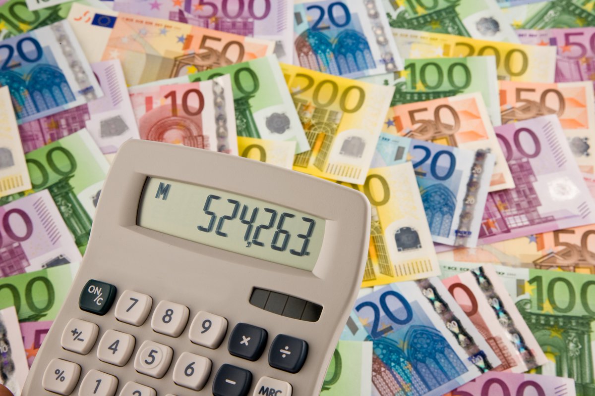 Webinar Rentecurves in de Solvency II 2020-review. Tijdens dit #webinar wordt de #rentecurve onder de loep genomen en aandacht besteed aan zowel de extrapolatietechniek als de volatility adjuster lnkd.in/gqNm5Pi #besluitvorming #verzekeraars #actuarieel #solvencyii