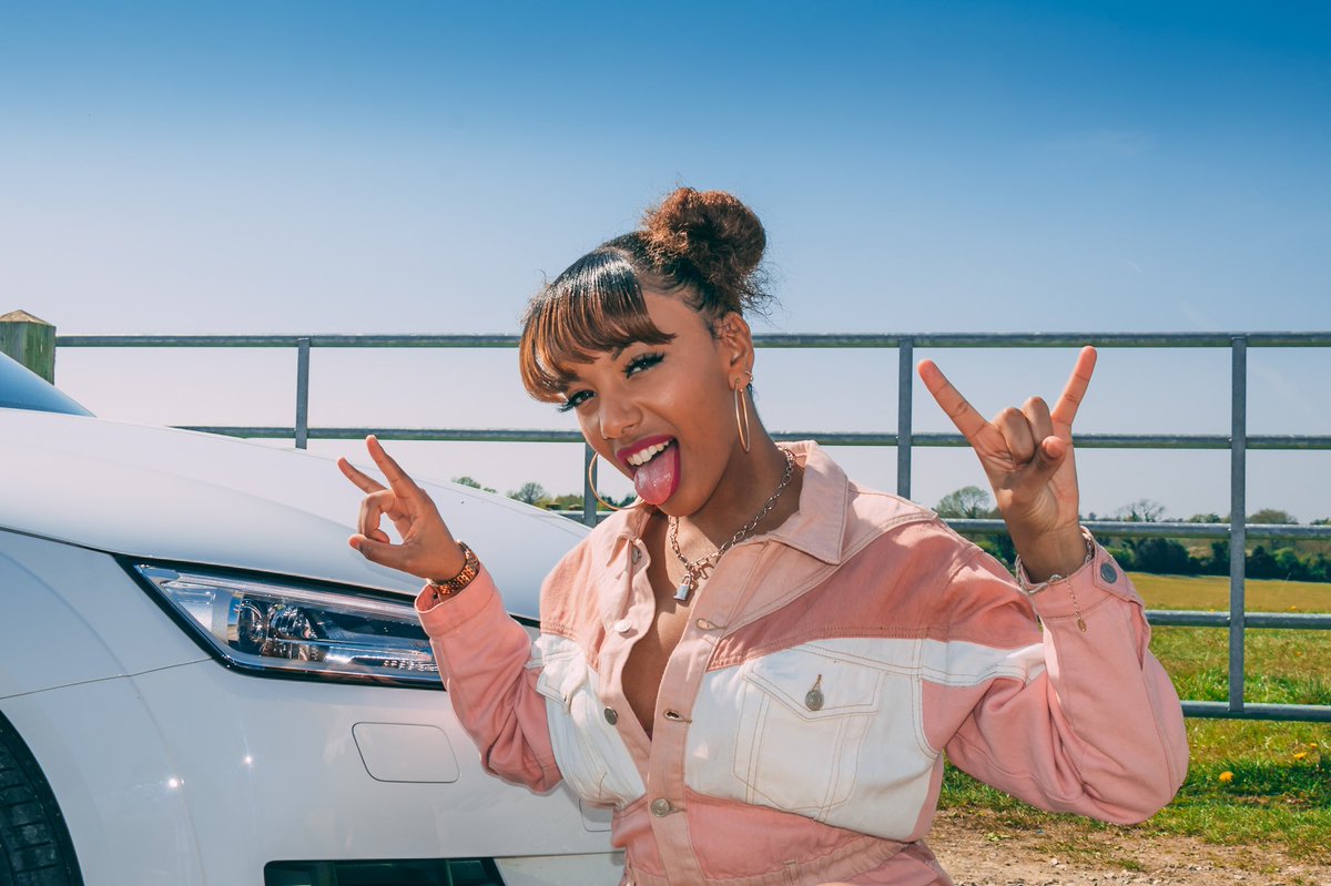 A Class but TT rolling!! 🤟🏿😝🤟🏿
#girlracer