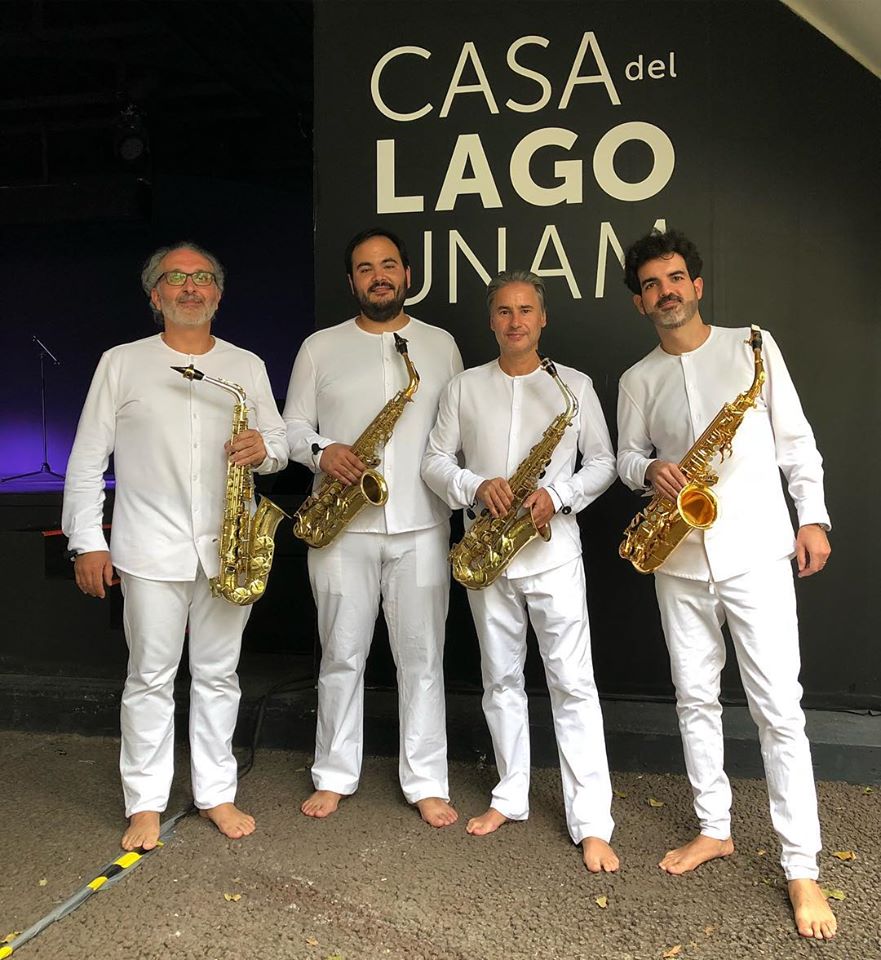 sigma_project's tweet photo. Tenemos un gran cariño a ese👆concierto; significó nuestra primera presentación en #Mexico país que amamos y nos acogió con los brazos abiertos, desarrollando desde entonces allí numerosos proyectos/estrenos y forjando grandes amistades. Deseando regresar... ♥️
¡Feliz escucha! https://t.co/CYN6cQhV0P