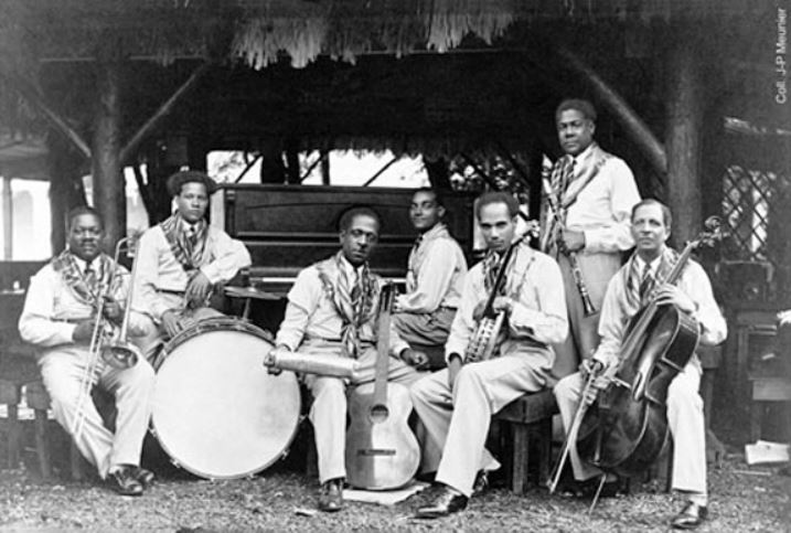 Le grand bouleversement va arriver en 1931 lors de la grande exposition coloniale, où l'artiste Martiniquais Alexandre Stellio et son groupe va se produire au rythme de la biguine