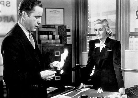 #Bales2020FilmChallenge
May 13: Receptionist in a Movie

The Maltese Falcon (1941)
Effie, Sam Spade's loyal #filmnoir sidekick/keystone

#NationalReceptionistsDay