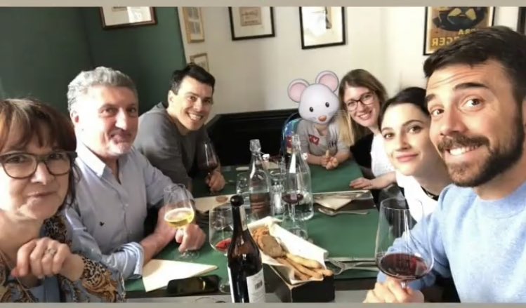 lodovica_mylove's tweet photo. #30DaysWithLodo
Day 10- with her family https://t.co/uCj9MH06ql