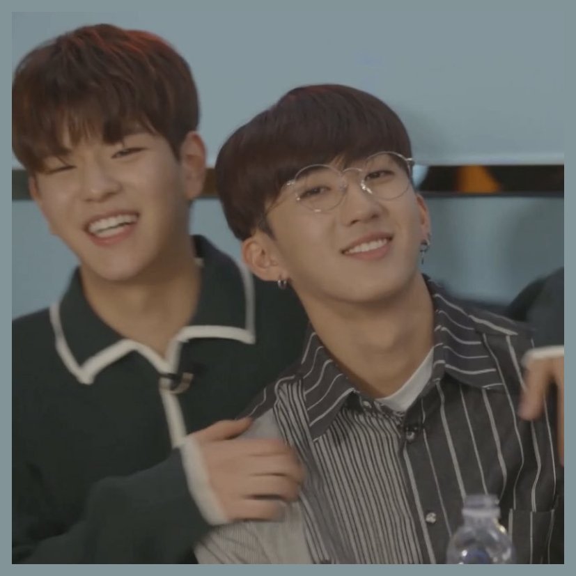 + #CHANGBIN wearing specs while getting hugged by  #SEUNGMIN