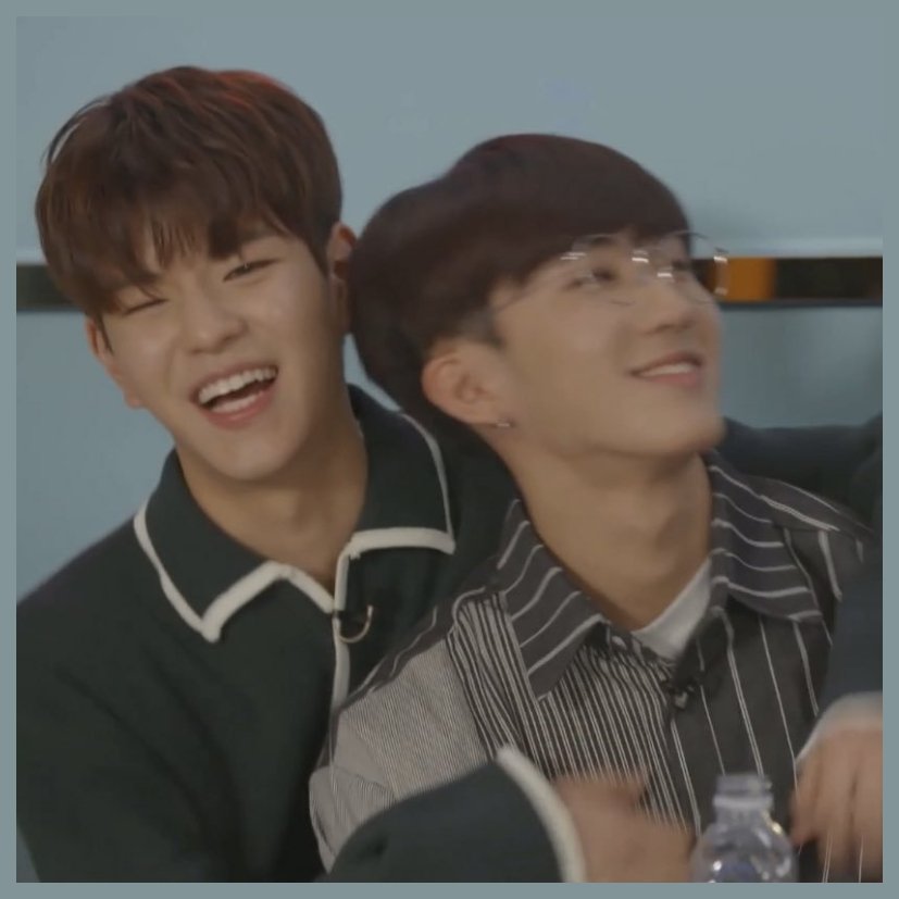 + #CHANGBIN wearing specs while getting hugged by  #SEUNGMIN