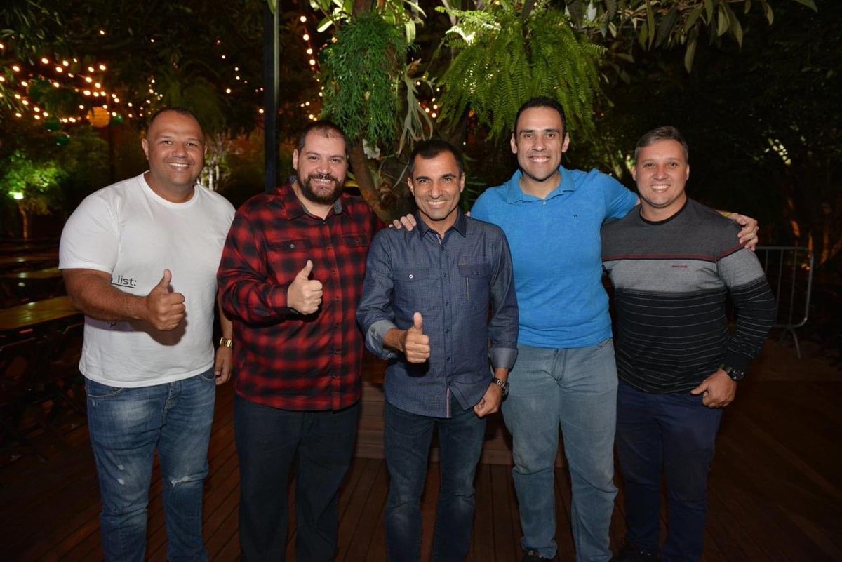 rubaozl's tweet photo. Parabéns vereador @JoaoJorge45 felicidades e sucesso sempre 

Esses são os votos da #UVA 🎂@RonaldoLino @alexdario @gervasioneto @elias_et @rubaozl https://t.co/AtloxbwZA6