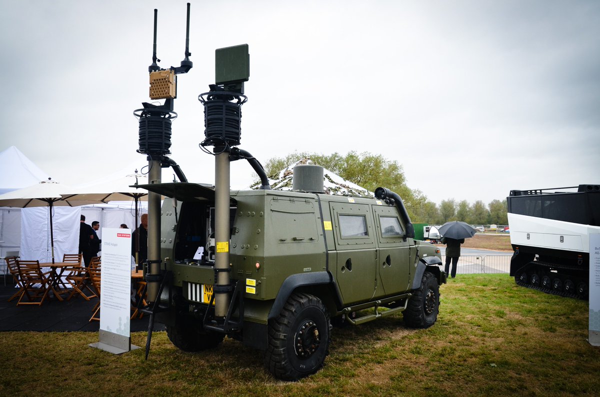 3. COMMUNICATION SYSTEMSProject MORPHEUS or LEtacCIS is fully-funded and on-track to deliver a comprehensive range of advanced voice and data C4I, EW and ECM systems. It will vastly improve the Army's ability to communicate reliably and securely over long distances.