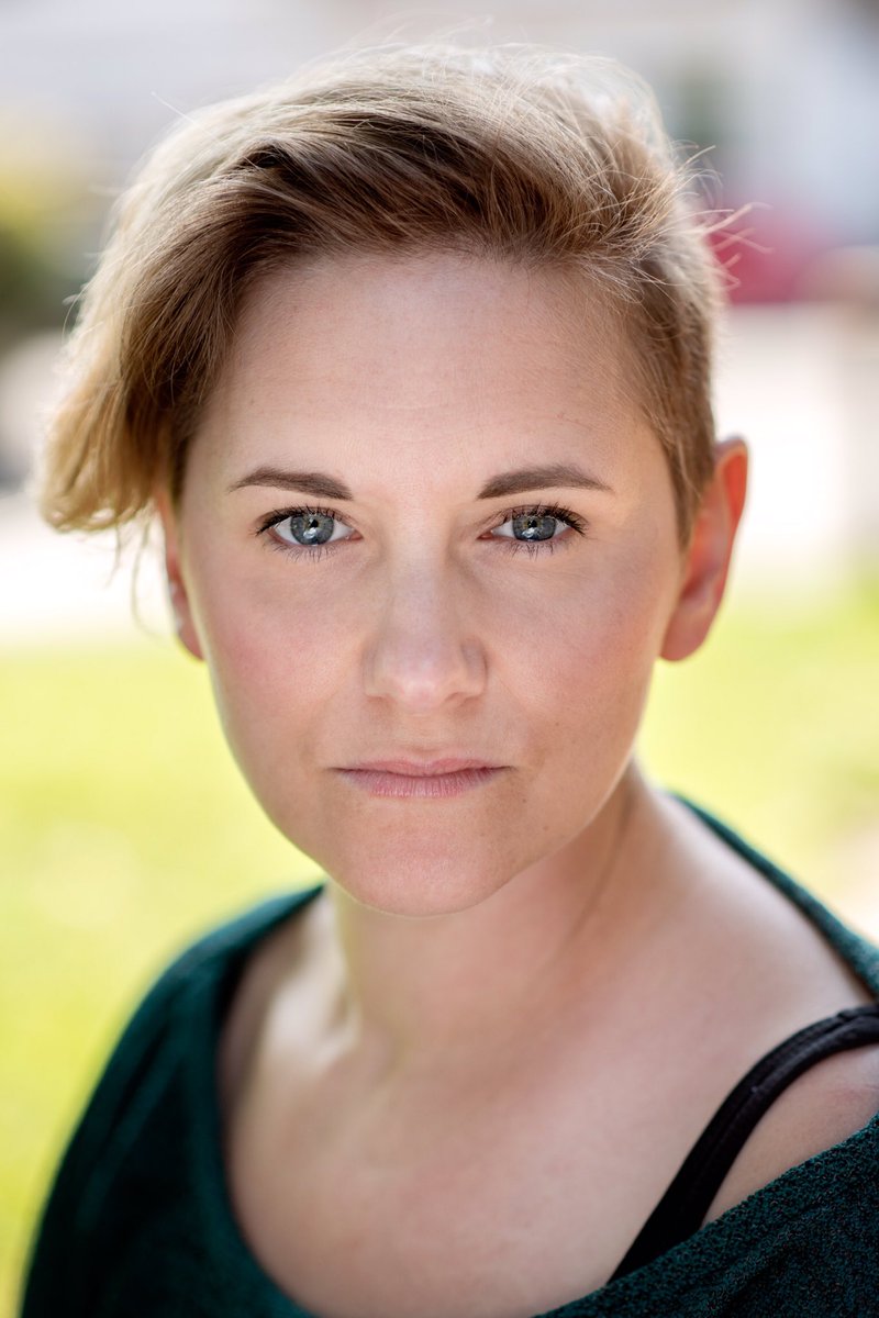 Absolutely loving my new look and new headshots with the fantastic Mary Wycherley #marytwocats #twocatsintheyardphotography #lockdownbuzzcut #castme