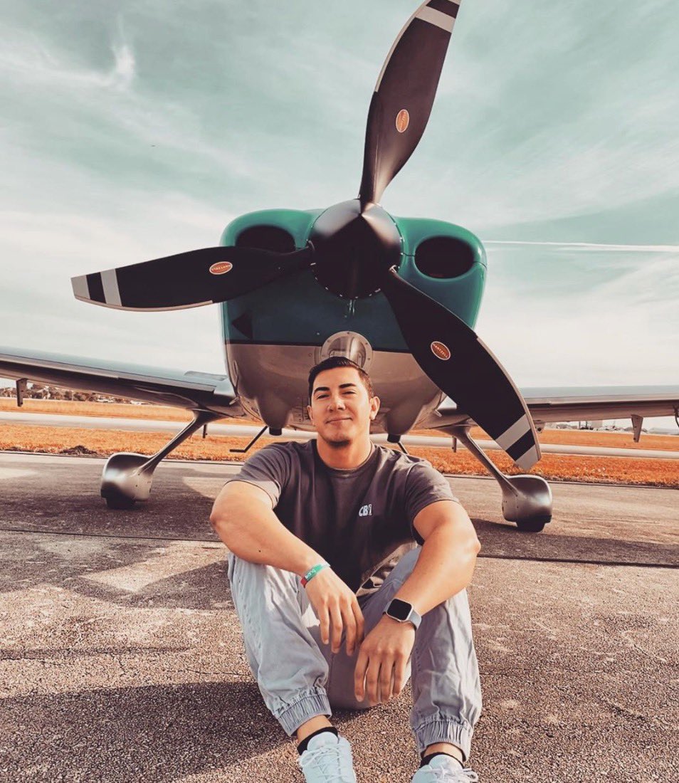 SanelaWPLG's tweet photo. #MIRAMAR PLANE CRASH: The instructor who remains hospitalized this morning has been identified as Andres Bastidas. He’s pictured on the left. The student pilot who tragically died at the scene was 25-year-old Mark Daniel Scott. #aviation #pilots #SouthFlorida @WPLGLocal10 https://t.co/LoyxuXCHWG