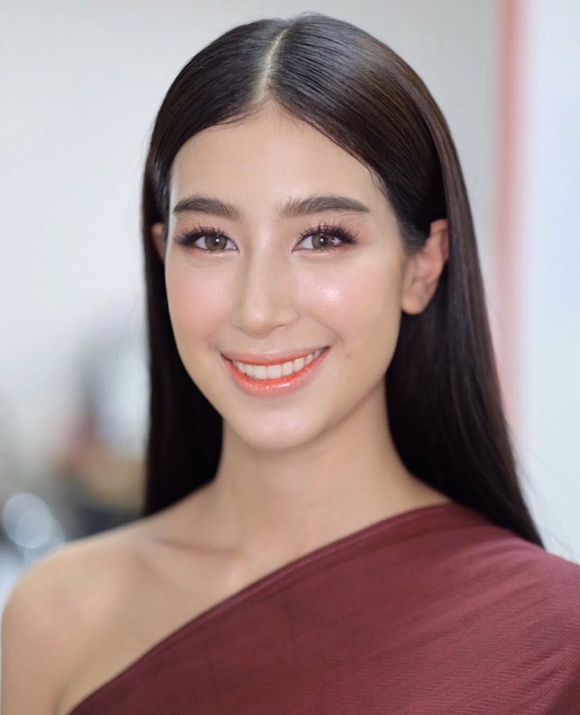 ดาราในประเทศไทยเรารักคนนี้คนเดียว ตามมาตลอดตั้งแต่เข้าวงการ เราอาจจะไม่ค่อยโพสแต่ใครถามว่าชอบดาราคนไหน เราจะตอบชื่อน้องทุกครั้ง ไม่ว่าจะเกิดเรื่องอะไรอยากบอกว่ารักมากๆ ขอให้เข้มแข็ง เห็นหลายครั้งที่น้องต้องเป็นข่าว ทั้งๆที่ไม่ใช่เรื่องของน้องเลย
#มิ้นต์ชาลิดา #saveมิ้นต์ชาลิดา