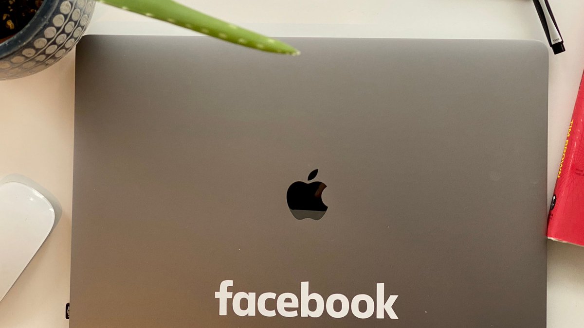 johnmade_me's tweet photo. At such an unusual time all around the world, I am excited to announce that I am starting a new journey at @Facebook as a Product Designer. I’ve been amazed by the overall experience and how well Facebook has delivered remote onboarding. 📲👨‍💻

#facebooklife  #remoteonboarding https://t.co/xVwcJIVbIO