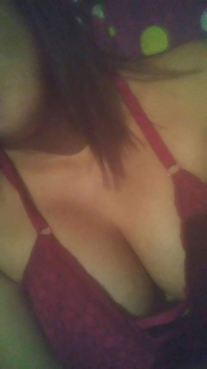 Gtoswxxx's tweet photo. Alguna pareja para coger hoy en Silao? https://t.co/j5i84Snn7R