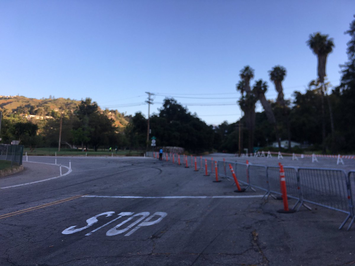 ActiveSGV's tweet photo. Vehicle access is restricted on the north and west sides to provide more space for people to pass with 6’ or more separation (Parkview, Washington, and Salvia Canyon pictured). #RoseBowlLoop #Pasadena https://t.co/uV87Bkrvnm