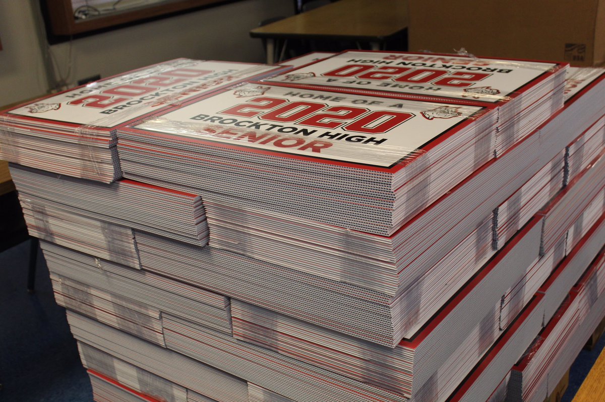 BrocktonSchools's tweet photo. Coming to a lawn near you. 👀 These will be delivered to our seniors’ homes over the next several days. #BoxerPride https://t.co/2OY5jPn2s8