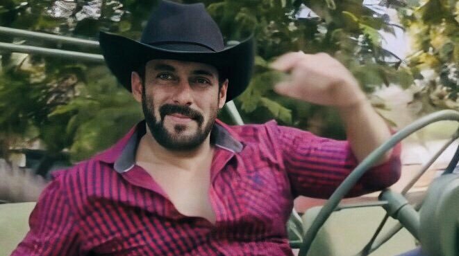 i_yogesh22's tweet photo. 🔸6 SONGS

1. #SwagSeSwagat- 3.1M
2. #DilDiyaGallan- 2.6M 
3. #SlowMotion- 1M 
4. #Heeriye- 1M
5. #PRDPTitleTrack- 1M 
6. #TereBina- 1M

🔸4 TRAILERS

1. #DabanggTrailer- 1.7M
2. #BharatTrailer- 1.2M
3. #Race3Trailer (2 Channels)- 1.1M
4. #TZHTrailer- 1.1M

Total 10 Videos!
. https://t.co/xL2bH1BozX