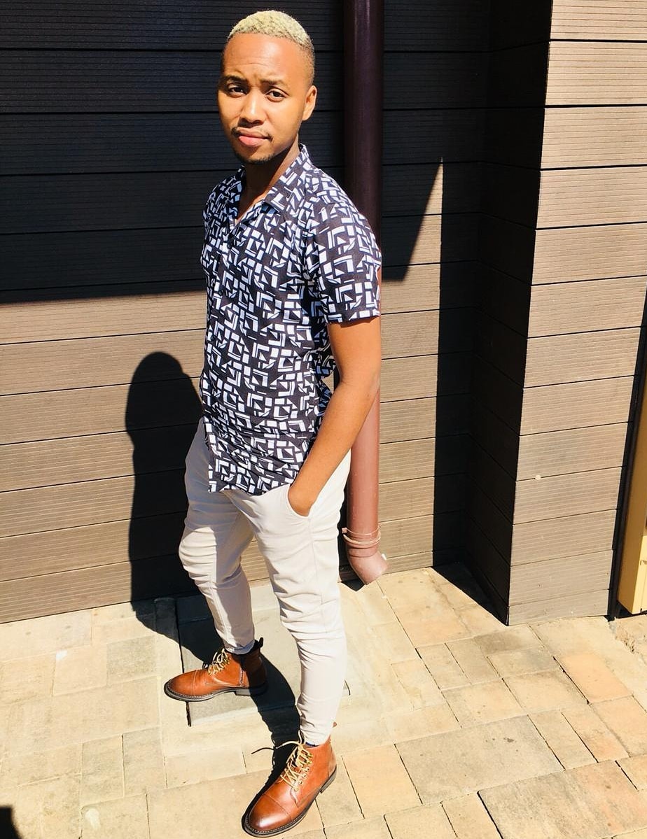 MedriThauwele's tweet photo. so today I decided to rock my boots❤ https://t.co/417hk6oDmF