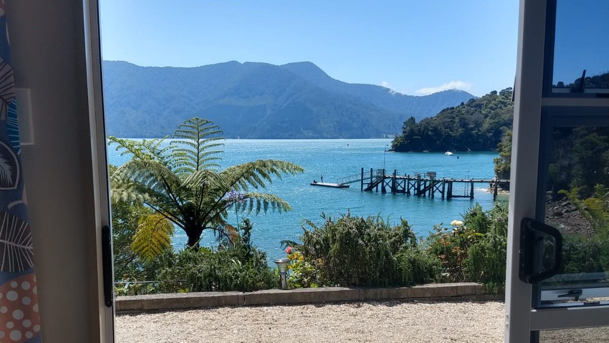 DebbieKirkGPNZ's tweet photo. Where will your "New Normal" be once we make it out these challenging times? Why not make it in #NewZealand Get in touch to hear how I can help make this happen. #DoctorJobs #rcgp #gp #jobs #liveyourbestlife #dreamjob #doctorsfornewzealand https://t.co/rz7rUMFvj8