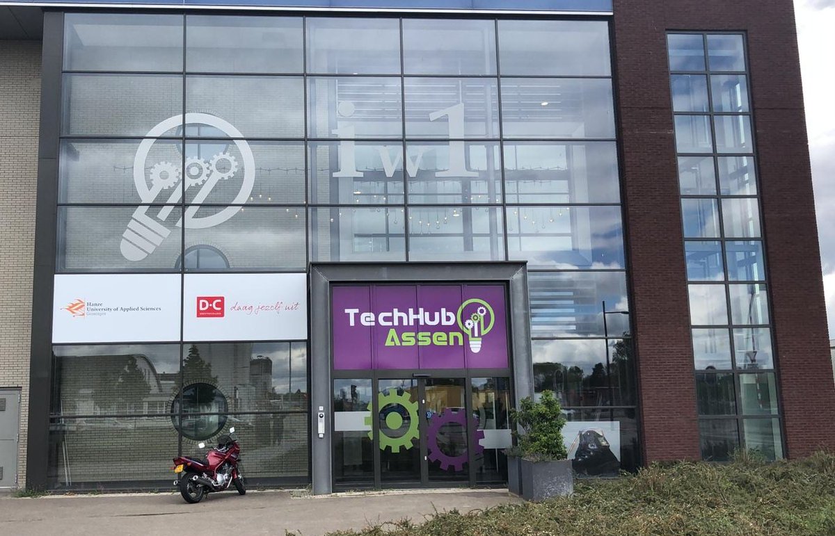 TechHubAssen's tweet photo. Onze voorgevel is klaar! Goed zichtbaar en vindbaar. https://t.co/glDRZHvC3D