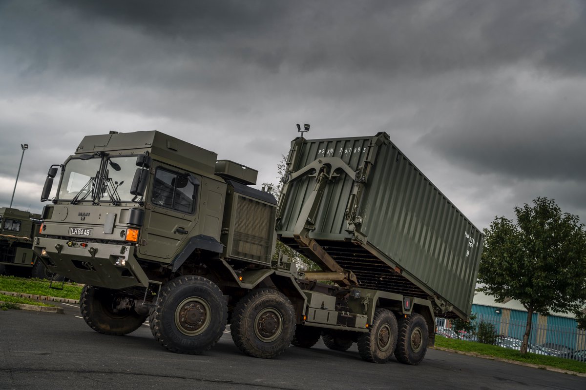 6. LOGISTICAL SYSTEMSThe Army is investing in its ability to support deployed units. A key component capability will be the acquisition of the MAN HX77 Enhanced Palletised Load System (EPLS). This enables standard 20' containers to be transported to and from forward locations.