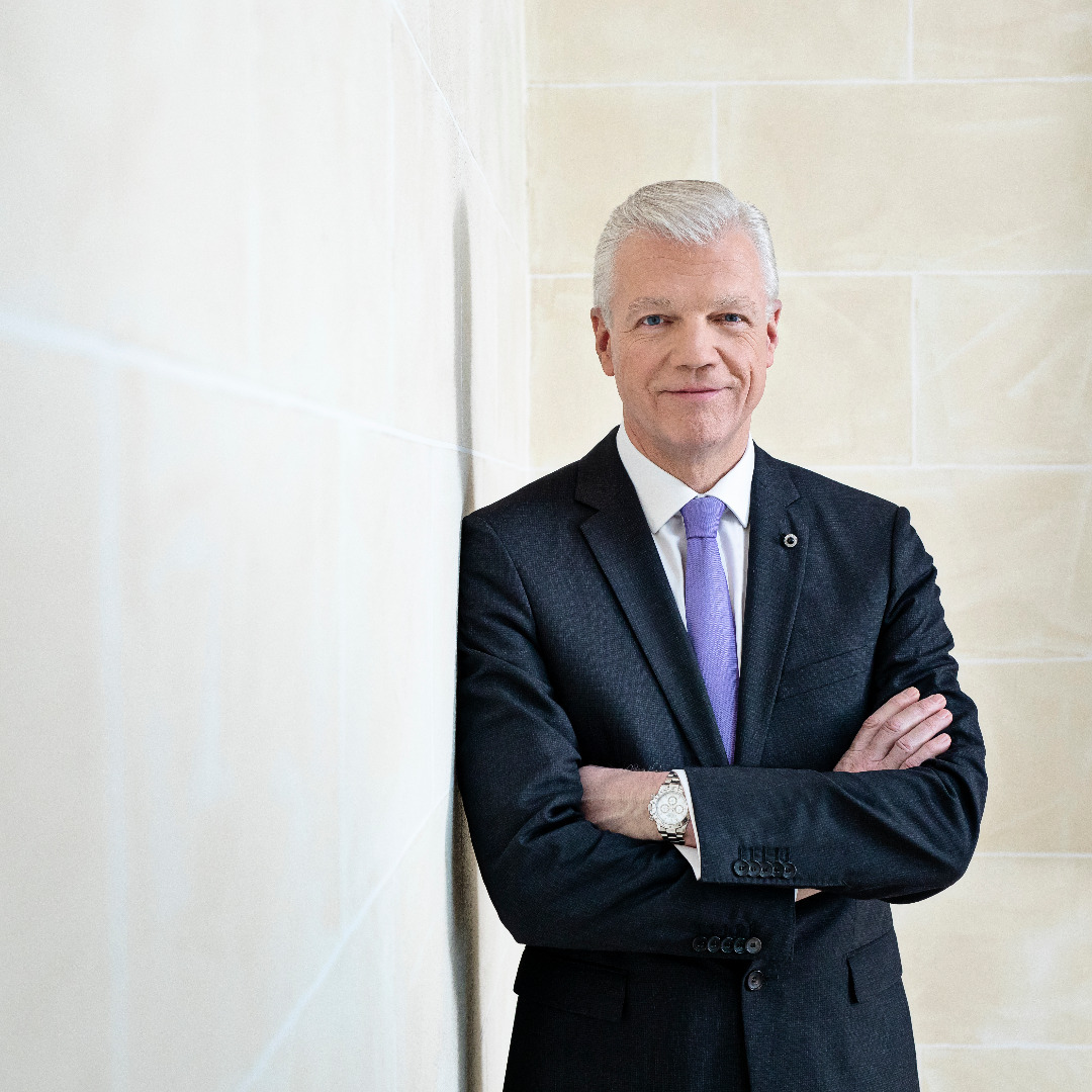 Die gesamte Familie der Deutschen Hospitality freut sich auf die schrittweise Wiedereröffnungen unserer Hotels. Schaut Euch dazu die Videobotschaft unseres CEO Thomas Willms auf Youtube an: youtube.com/watch?v=Ce4ZVT… 
#intercityhotel #dhfamily #travelsafe #travelsoon