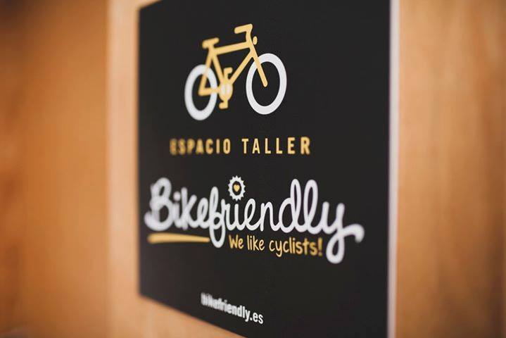 RouteActive's tweet photo. En #RouteActiveHotel queremos ser tu establecimiento de referencia si eres amante de la naturaleza y del deporte al aire libre. Contamos con el sello de calidad #CyclingFriendly. Un hotel para relajarte y disfrutar del ciclismo con todas las comodidades. https://t.co/zDwCJZd7BH