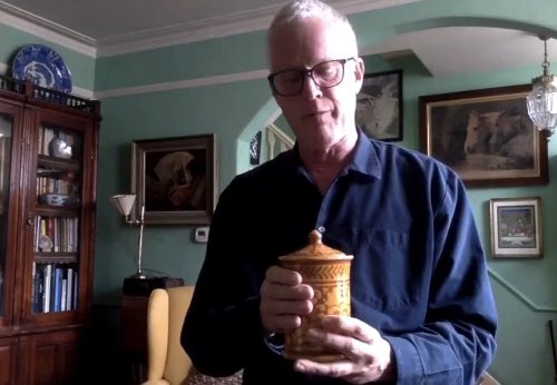OlympiaAuctions's tweet photo. Arthur Miller discusses glazed pottery in Victorian India, from his home. Listen here for the latest in the series from Olympia Auctions. #IndianWorksofArtWeek #ArthurMillner
https://t.co/Te0WhEv6WN https://t.co/xFXfT3hxcg