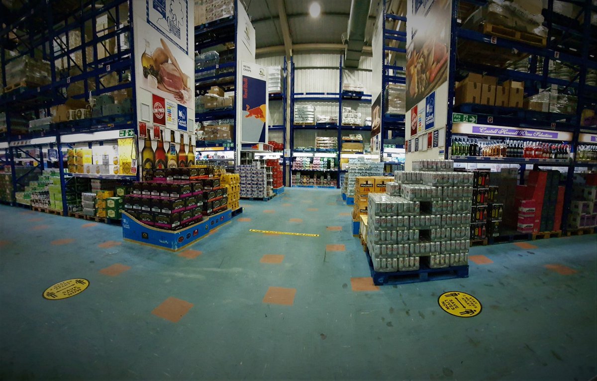 castellhowell's tweet photo. Our Cash &amp; Carry in Carmarthen is open to the public 7 days a week.

👉 Retail sizes and bulk packs available
👉 Prefer online shopping? Click &amp; Collect instead - https://t.co/6TNFEIjw36 https://t.co/JiZI8tPaDg