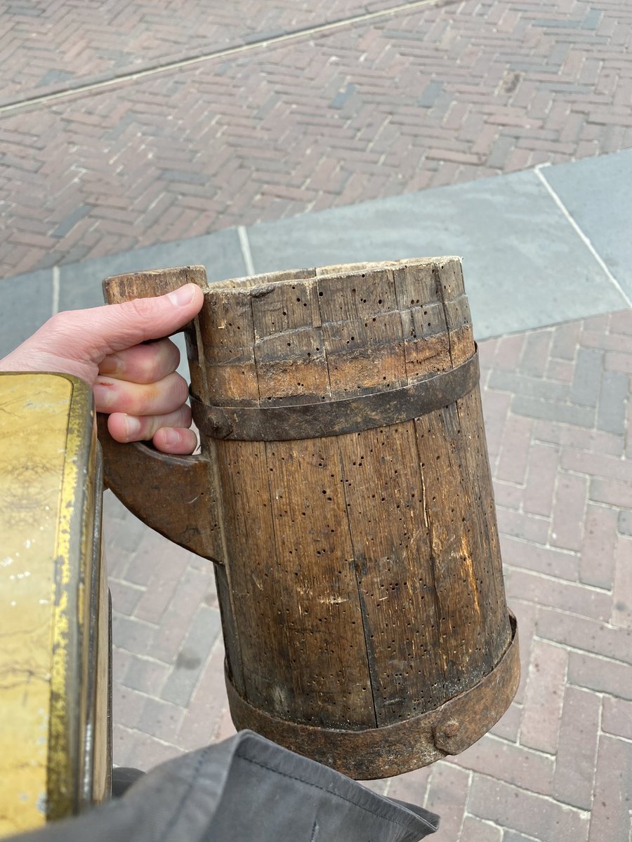 meisje Historicus Stuiteren Jelmer Visser on Twitter: "Deze antieke houten bierpul koste 5 euro en  wordt een kamerplantenpot https://t.co/raG0Iu7PpF" / Twitter