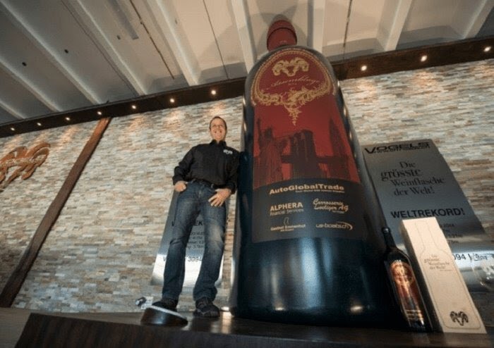 3. The largest bottle of wine in the worldAccording to Guinness Records , the largest bottle of wine, was made by Andre Vogel and was13 ft 8.17 in tall. It was filled with 3,094 litres.