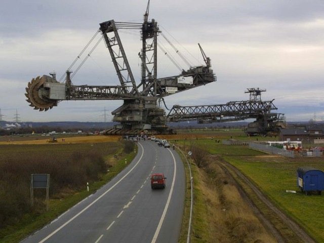 11. The Bagger 288 Excavator - The world's largest machineGerman company Krupp built this ridonculous excavator that stands 311 feet tall, 705 feet long and weighs 45,500 tons. It was used in a coal mine in western Germany.