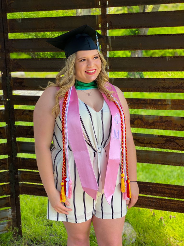 PhiMuFraternity's tweet photo. Just a few incredible members of #PhiMuClassof2020. We are so proud of you and all your accomplishments. Tag us in your senior photos so we can retweet them 💕🎓 https://t.co/UsDJSi7Ly0