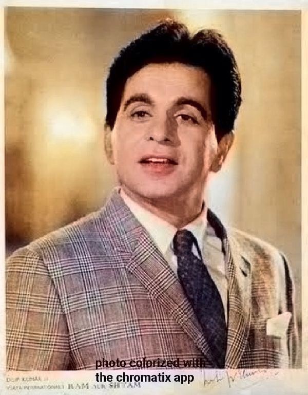 Dilip kumar & Salman khan shares one unique record.Dilip kumar had only one flop film in the entire decade of 1950s - HULCHUL.Salman khan had only one flop film in the entire decade of 2010s - DABANGG3 #Megastars