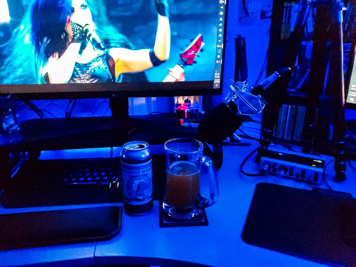 vproc2's tweet image. Impossible to get bored when you got beer and metal by your side.

Beer is from absolution brewery.

#archenemy #PCGamer #twitchstreamer #BEER #brewery