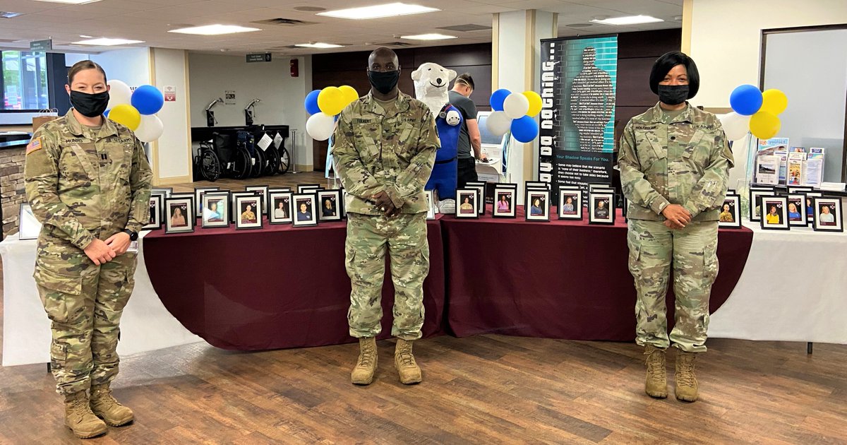 LysterAHC's tweet photo. Can you spot the nurse in this photo?
Hint. Nurses lead the way! Thank you to our entire nurse family at @LysterAHC #NursesWeek #YearoftheNurse #MHSNurses #SocialDistancing #ArmyCOVID19Fight #LAHCnursesweek2020 https://t.co/QOG7fljpXx